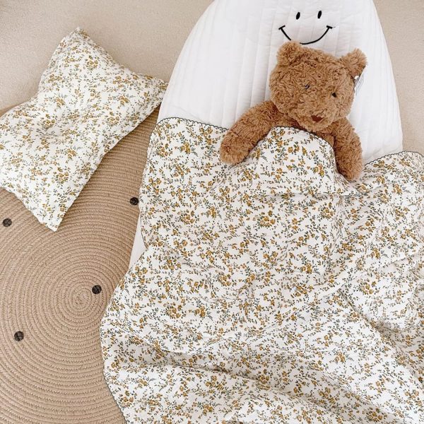 BuLuTu Hibiscus Floral 4-Layer Muslin Toddler Blanket